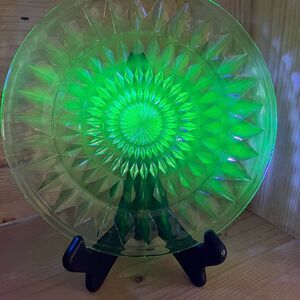 Uranium Glass Glows Green Round Starburst Plate Platter Depression 9" Vintage